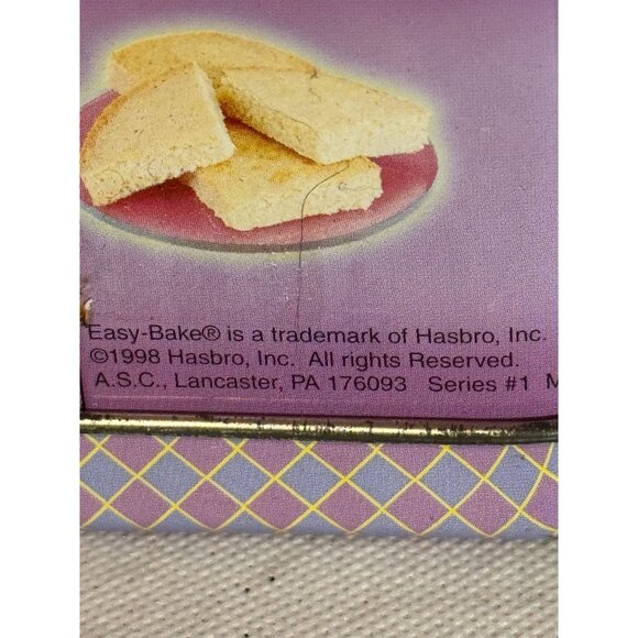 Vintage Easy-Bake Tin Lunchbox Style Container With Handle - Picture 5 of 7